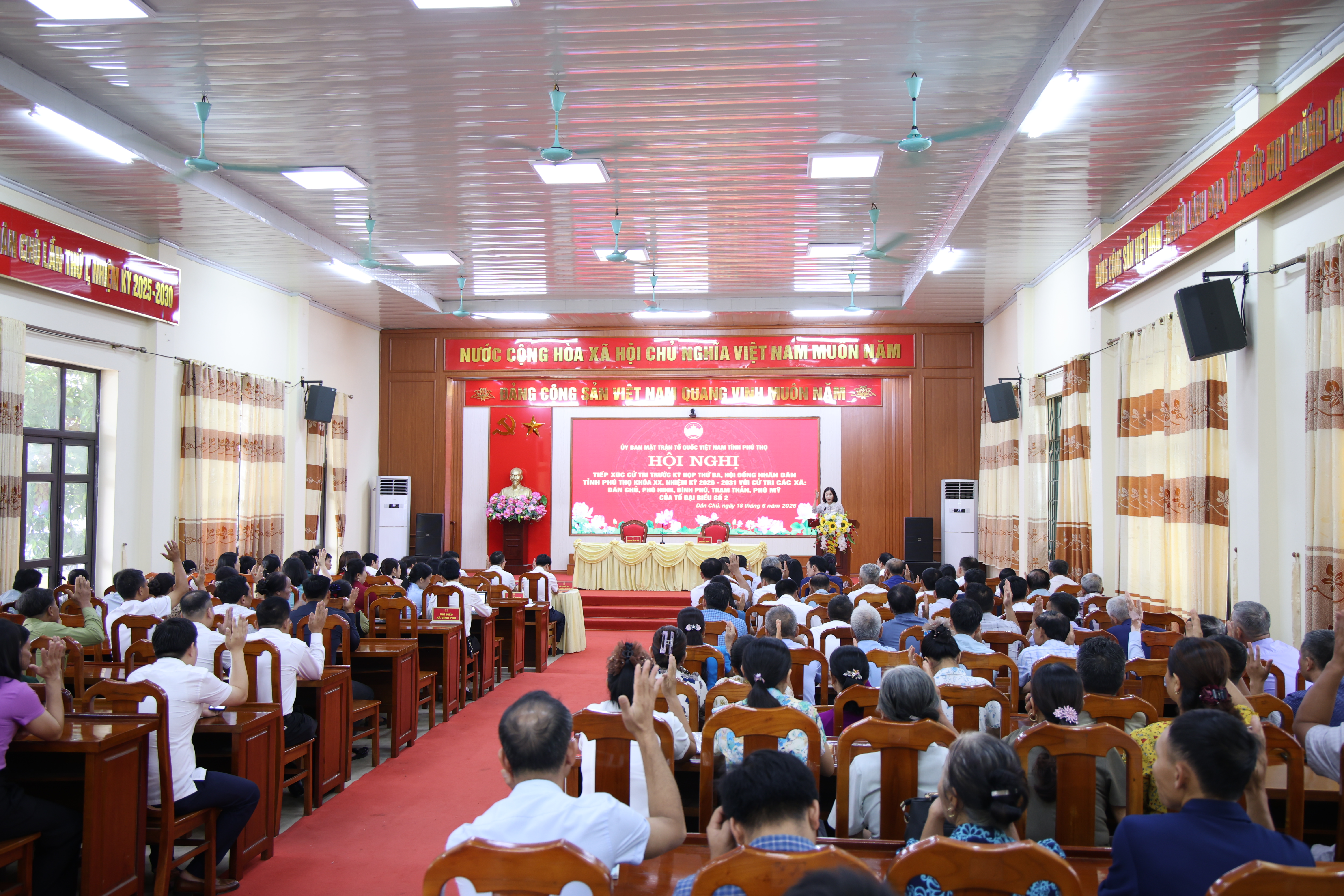 HỘI NGHỊ TIẾP XÚC CỬ TRI CỦA TỔ ĐẠI BIỂU SỐ 2 HĐND TỈNH TRƯỚC KỲ HỌP THỨ BA HĐND TỈNH KHÓA XX, NHIỆM KỲ 2026 – 2031 TẠI XÃ DÂN CHỦ
