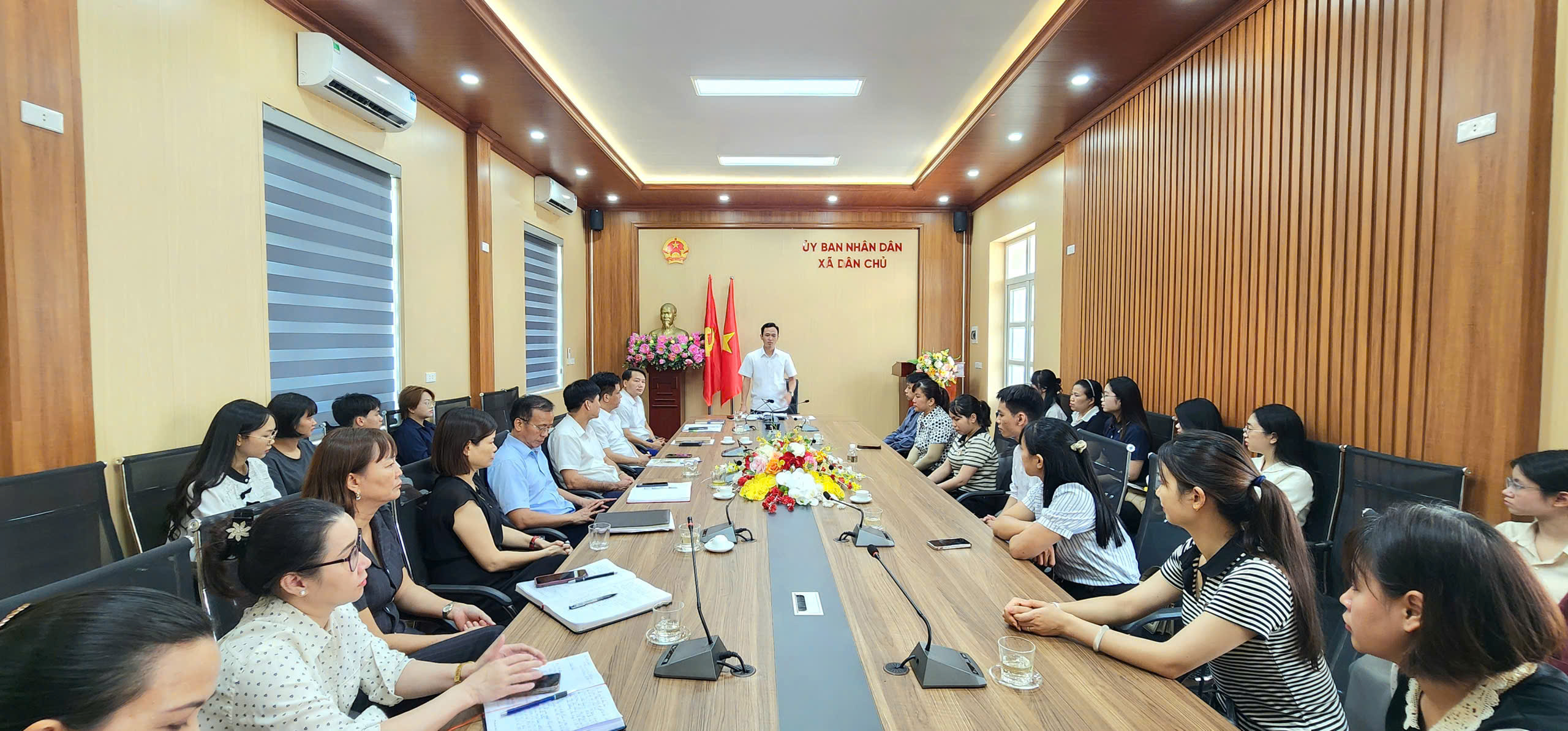 UBND xã Dân Chủ tổ chức hội nghị giao ban với Hiệu trưởng các trường học trên địa bàn