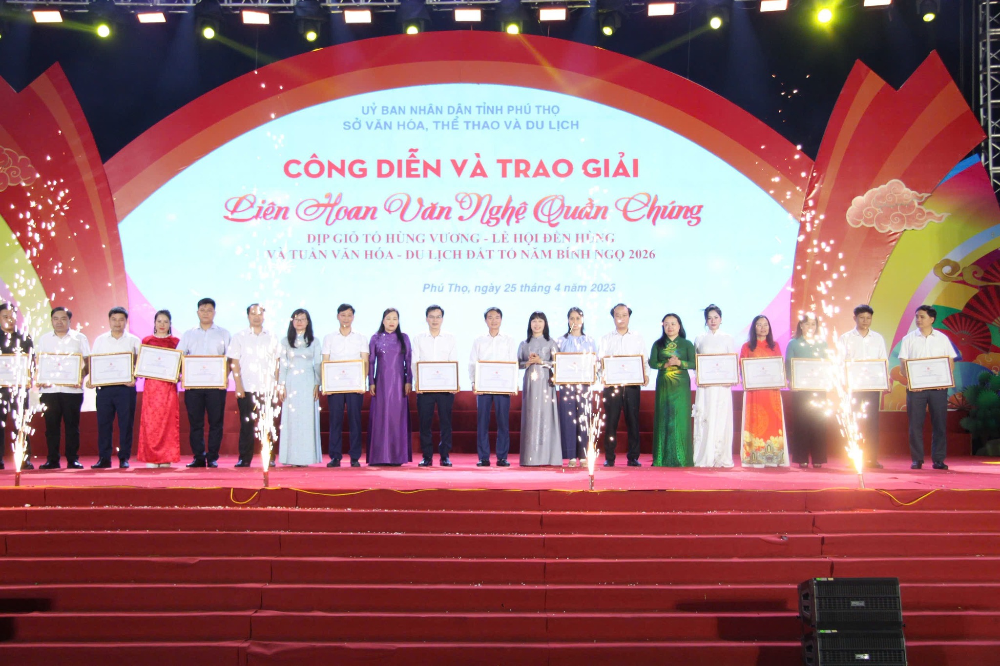 CỤM SỐ 4 DO XÃ DÂN CHỦ CHỦ TRÌ ĐẠT GIẢI NHẤT TẠI LIÊN HOAN VĂN NGHỆ QUẦN CHÚNG TỈNH PHÚ THỌ NĂM 2026