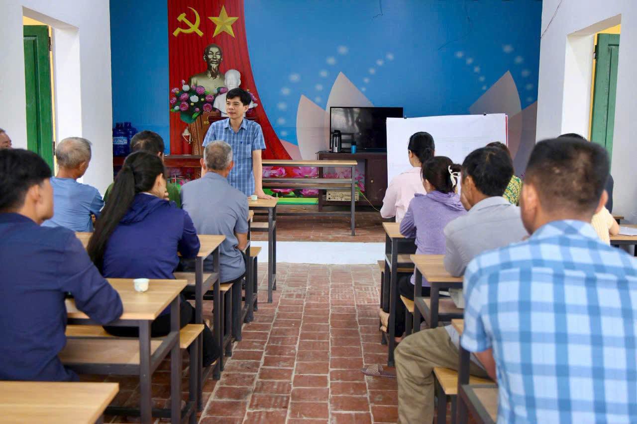 XÃ DÂN CHỦ TỔ CHỨC HỘI NGHỊ CÔNG KHAI THÔNG TIN DỰ ÁN:  ĐƯỜNG GIAO THÔNG NÔNG THÔN ĐOẠN KHU 4 KẾT NỐI ĐƯỜNG CHIẾN THẮNG SÔNG LÔ 
