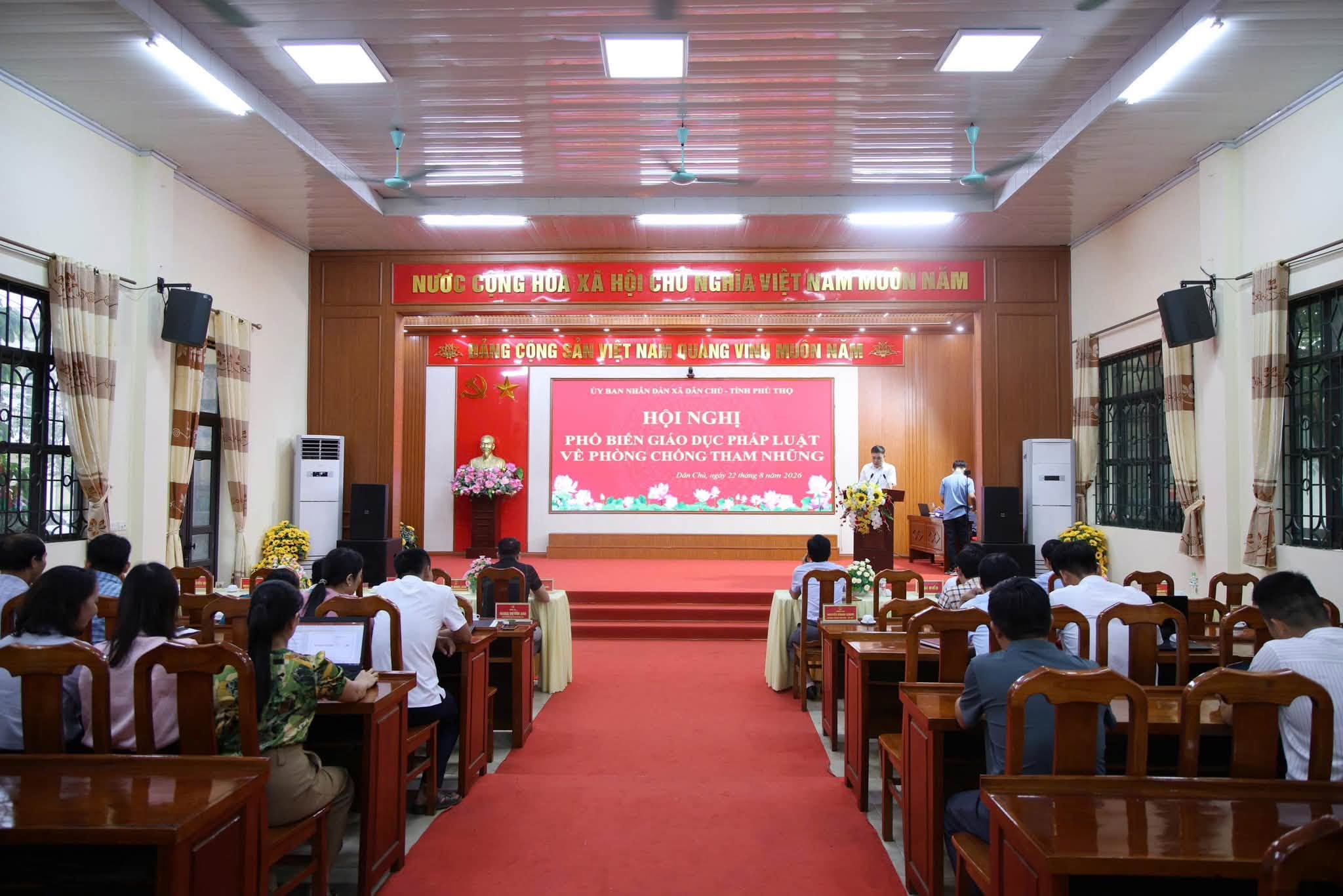 XÃ DÂN CHỦ TỔ CHỨC HỘI NGHỊ TUYÊN TRUYỀN PHỔ BIẾN PHÁP LUẬT VỀ PHÒNG, CHỐNG THAM NHŨNG.