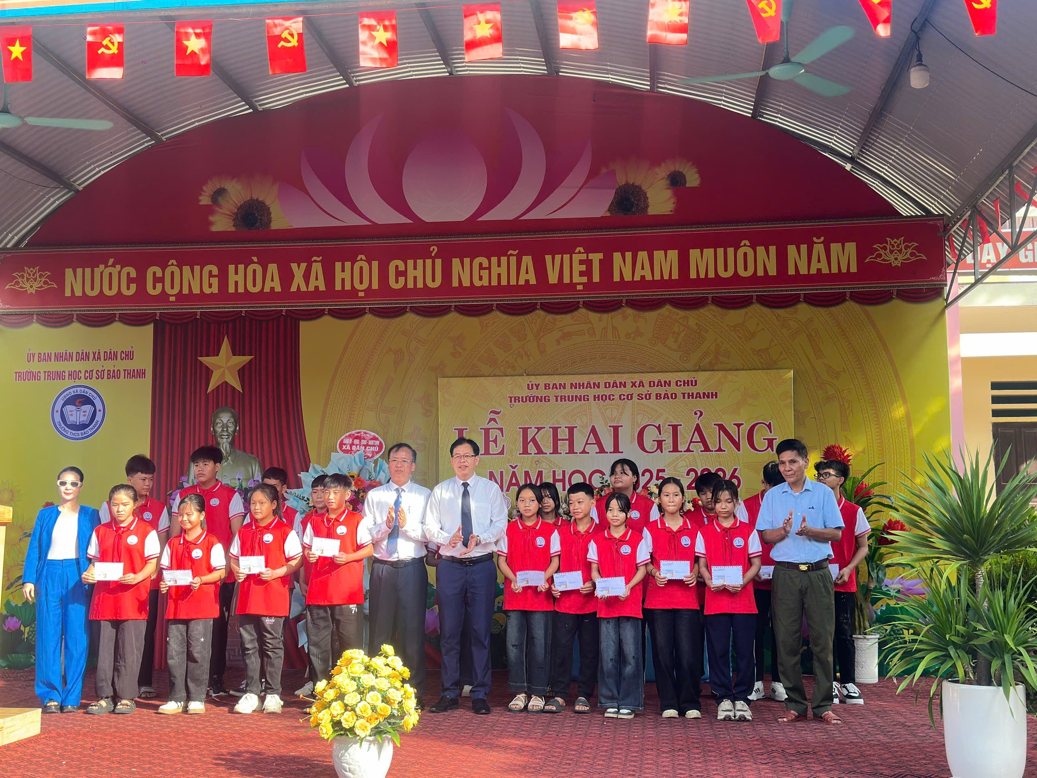 Trường trung học cơ sở Bảo Thanh chào đón năm học mới 2025 - 2026