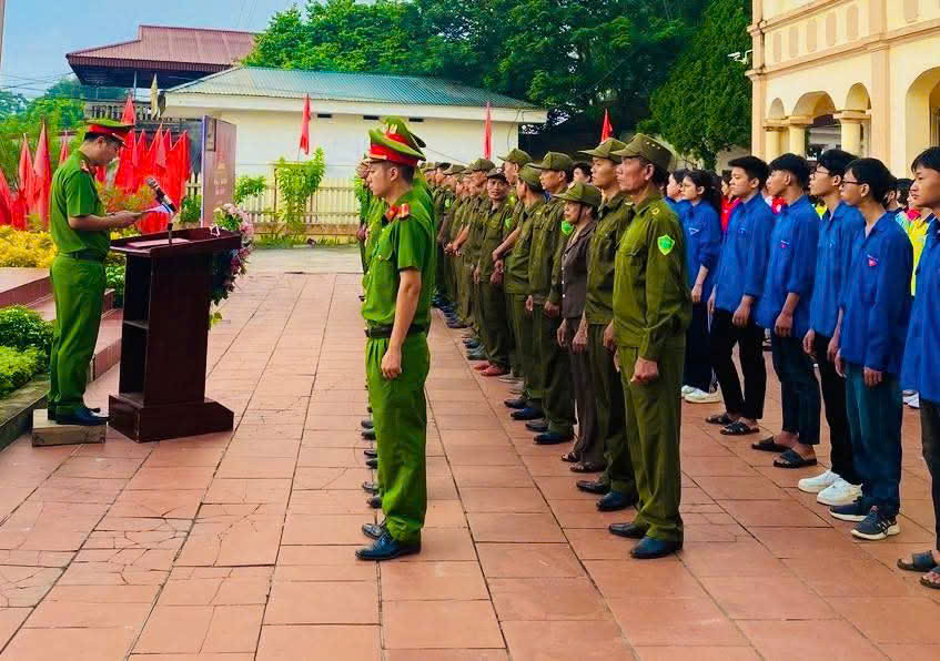 Công an xã Dân Chủ tổ chức hưởng ứng sự kiện “Cùng Việt Nam tiến bước – 1 tỷ bước chân tiến vào kỷ nguyên mới"