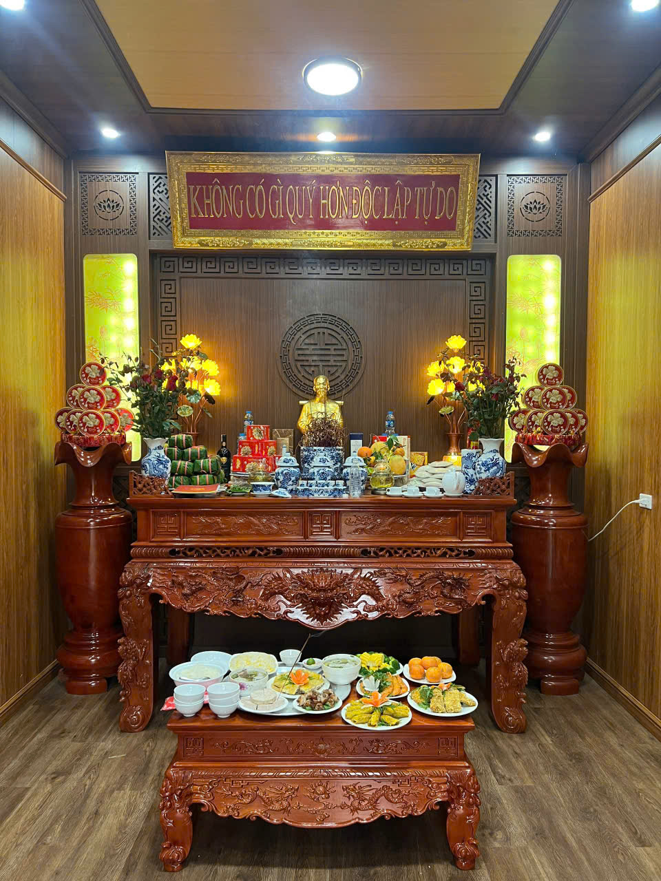 XÃ DÂN CHỦ: MÂM CƠM TRI ÂN VUA HÙNG NGÀY GIỖ TỔ