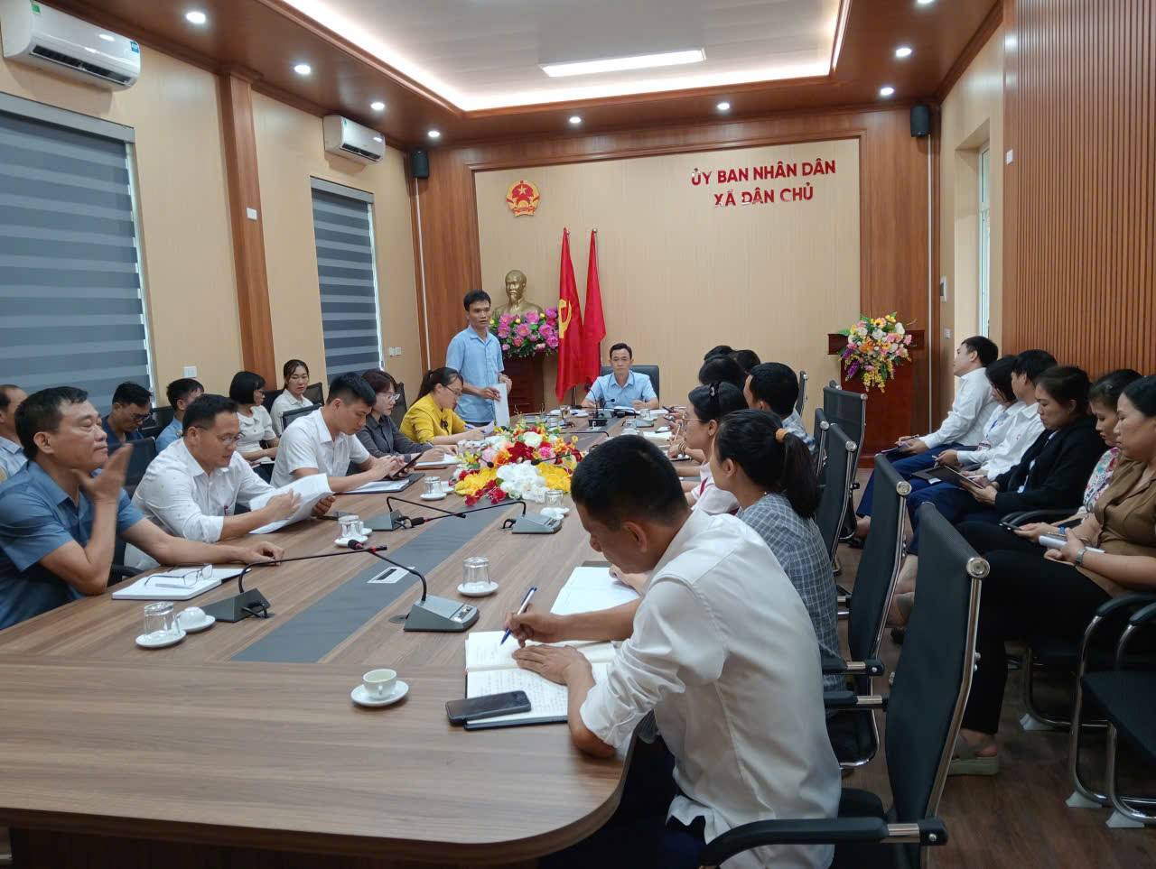 Chi bộ UBND xã Dân Chủ tổ chức sinh hoạt chuyên đề quý III/2025: Học tập và làm theo tư tưởng, đạo đức, phong cách Hồ Chí Minh
