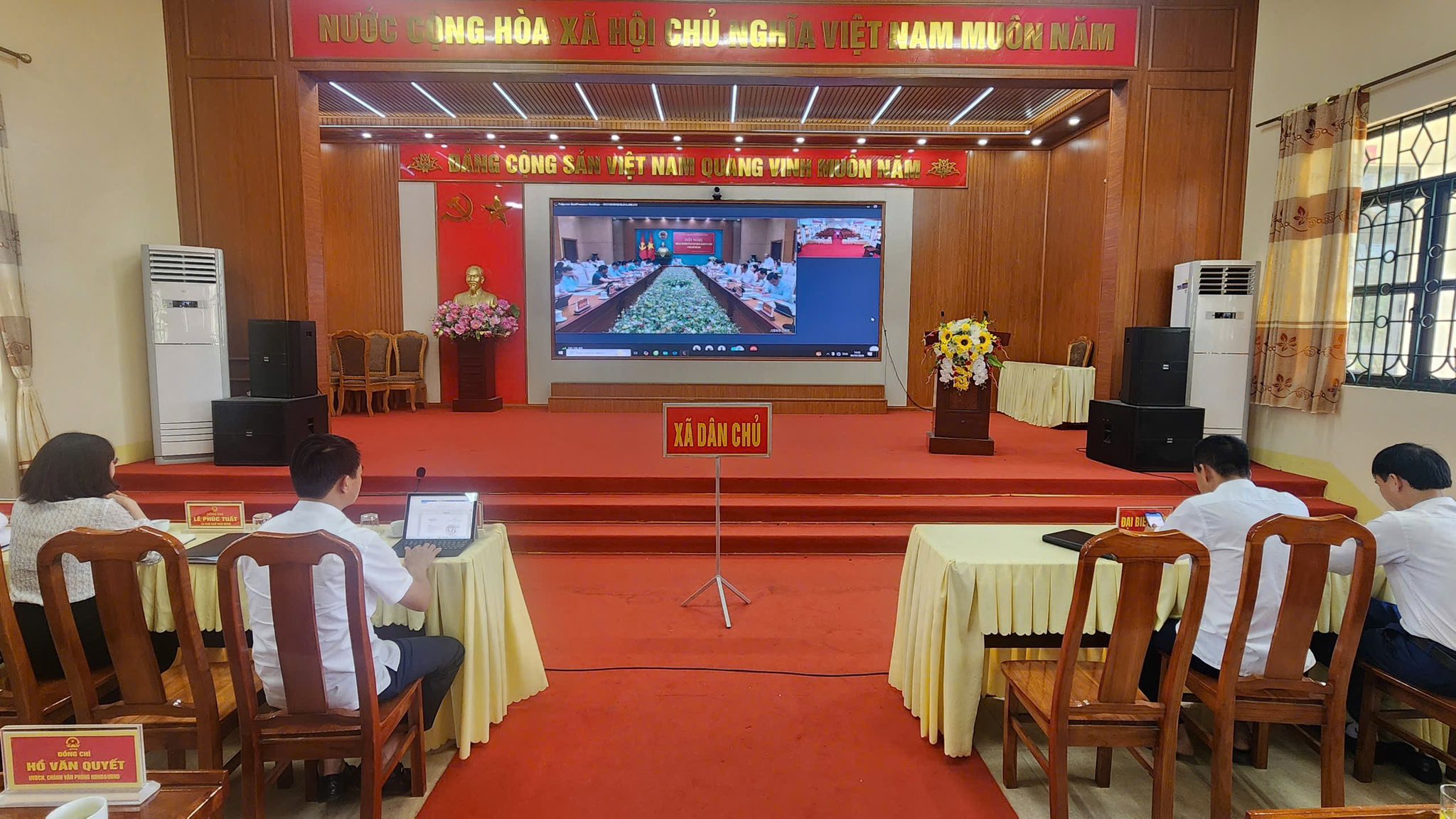 UBND xã Dân Chủ tham gia Hội nghị nghe các Sở, ban, ngành và địa phương báo cáo một số nội dung liêm quan đến công tác triển khai dự án đầu tư công